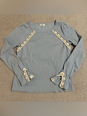dylan Size Small Light Blue Long Sleeve Tee with Cream Lace Trim